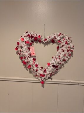 White and Red Heart Holiday Wreath - Home Holiday
